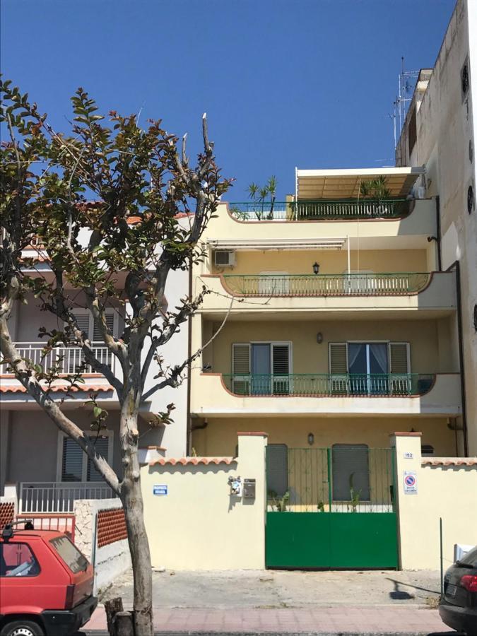 Attico Delle Pomelie Apartment Santa Teresa Di Riva Exterior photo