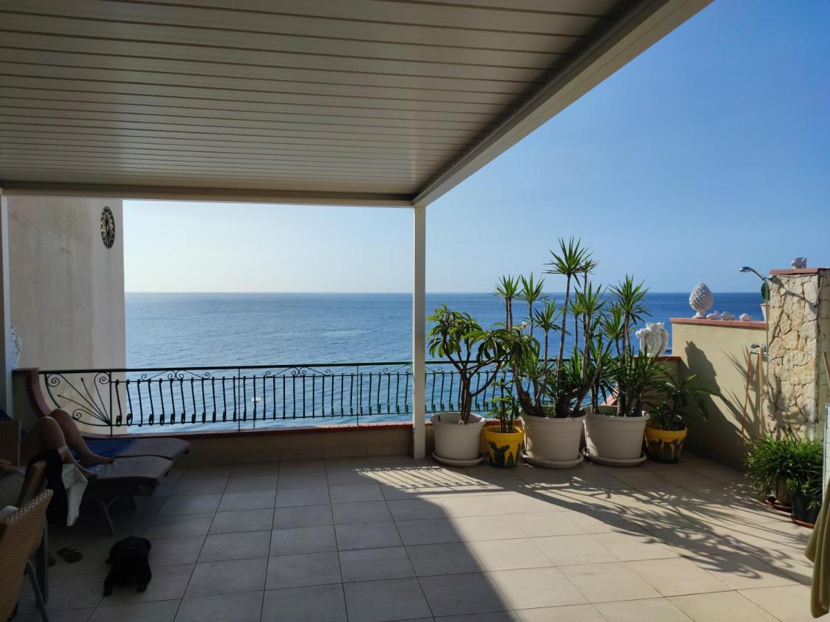 Attico Delle Pomelie Apartment Santa Teresa Di Riva Exterior photo